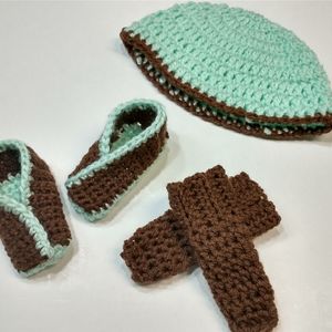 Handmade Newborn Baby Set Crotcheted Booties Hat